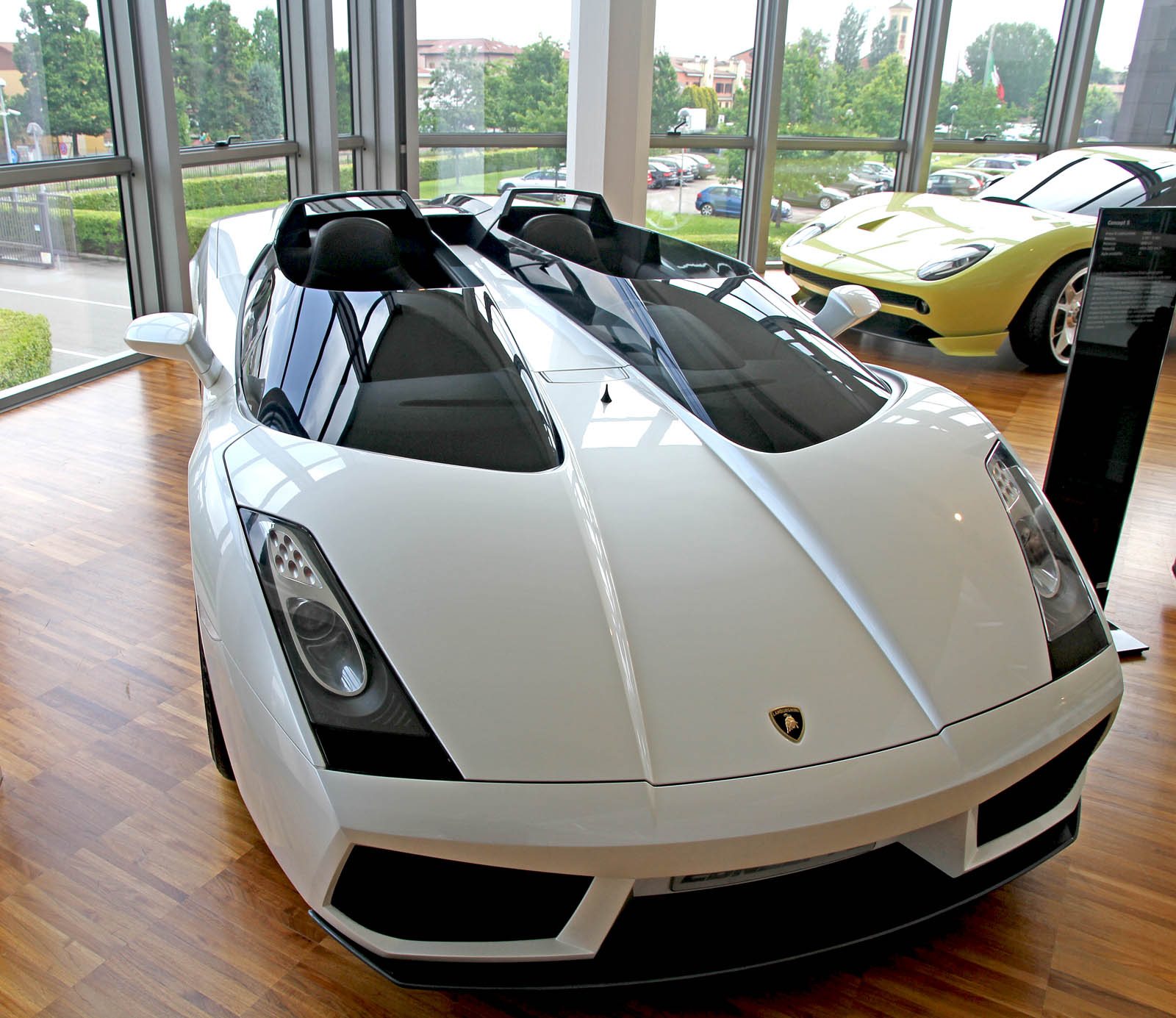 GRAB YOUR OLD SOCKS WITH CASH, THIS LAMBO CONCEPT 'S' IS GOING